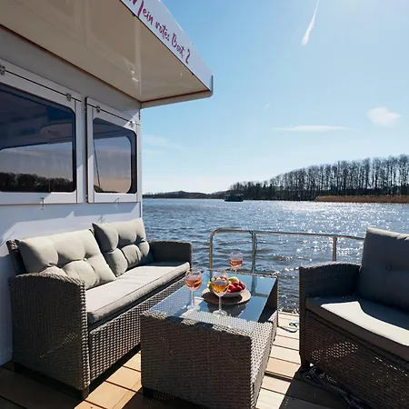 Botel Mein Rotes Boot *